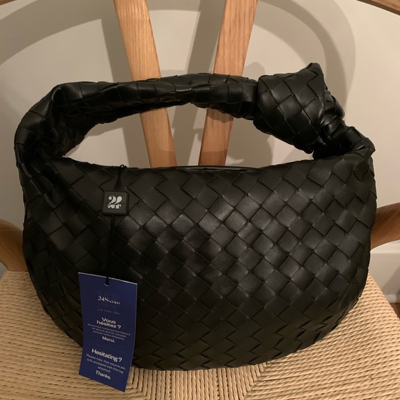 Bottega Veneta Teen Jodie - black - Picture 1 of 6